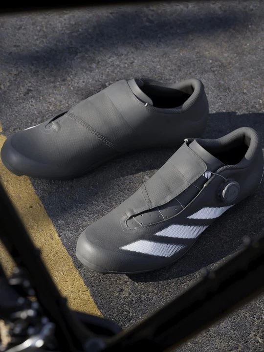 Foto van product Fietsschoenen Adidas zwart