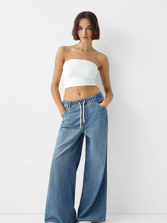 Foto van product Flared Jeans Bershka lichtblauw denim