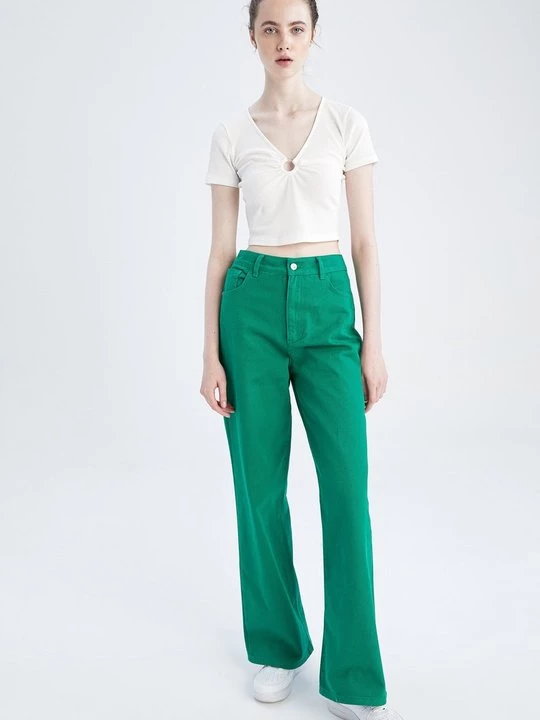 Foto van product Flared Jeans DeFacto groen