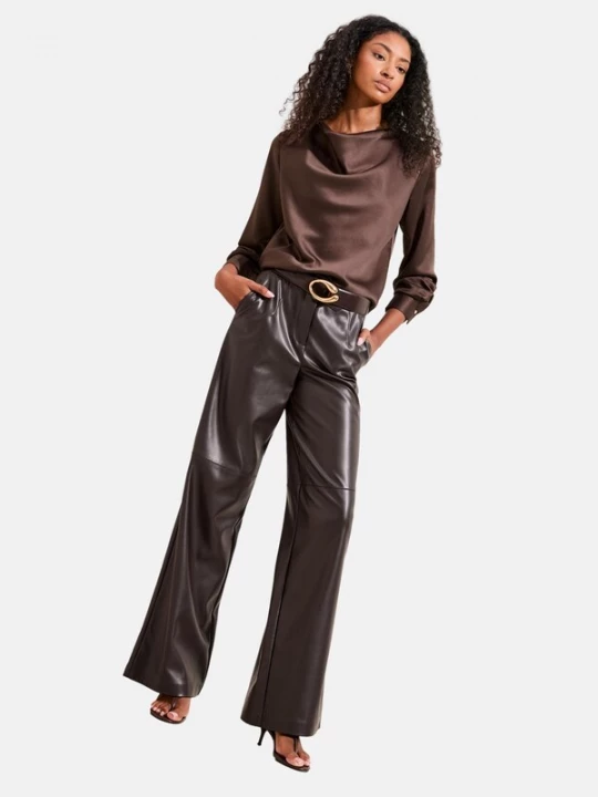 Foto van product Friends Like These Blouse chocoladebruin