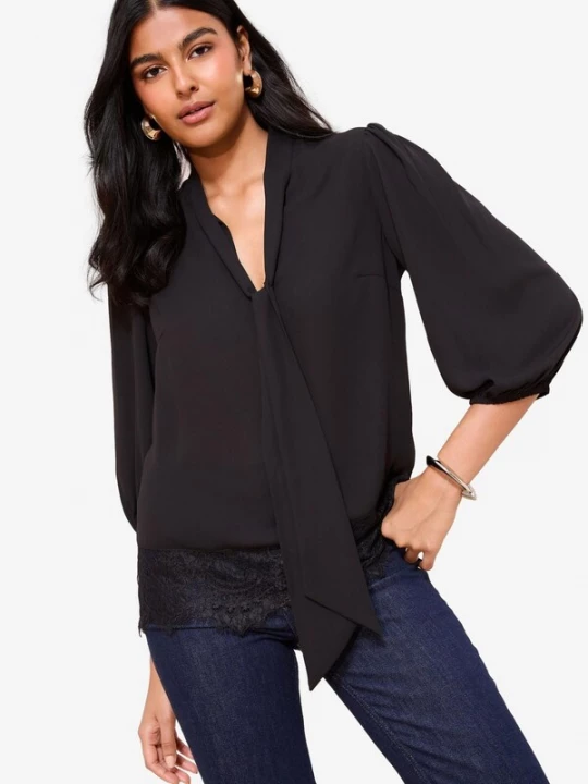 Foto van product Friends Like These Blouse zwart