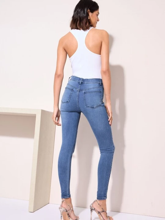 Foto van product Friends Like These Jeans blauw denim