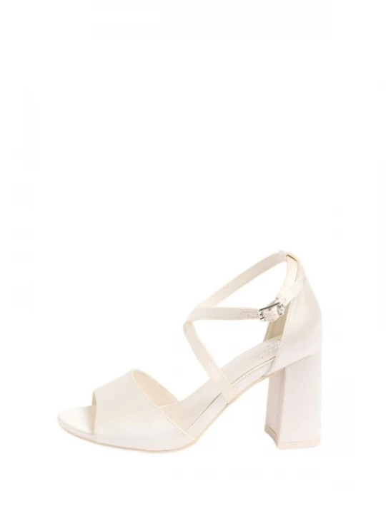 Foto van product Friends Like These Sandalen met riem crème