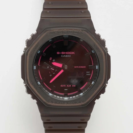 Foto van product GA-2100K-5AER G-Shock bruin