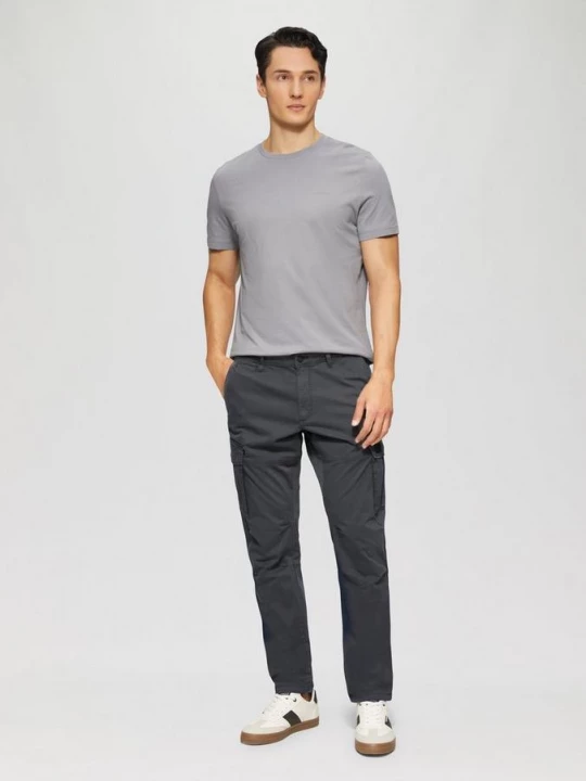 Foto van product garment-dyed cargobroek met rechte pijpen s.Oliver grijs