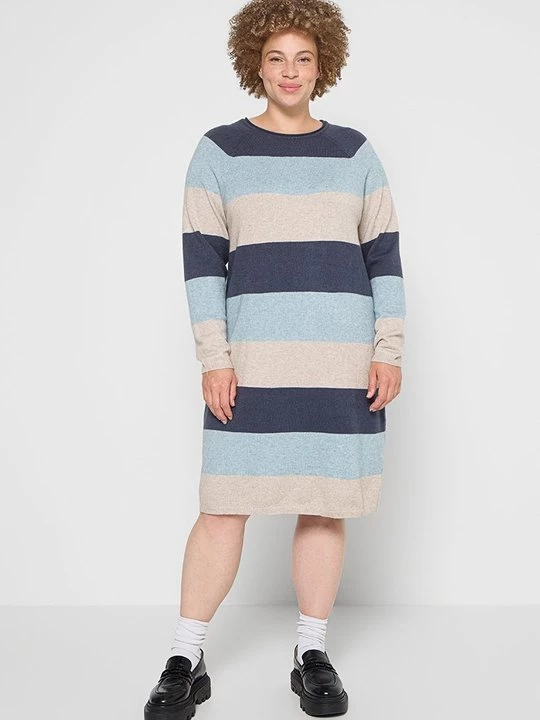 Foto van product Gebreide jurk ONLY Carmakoma blauw