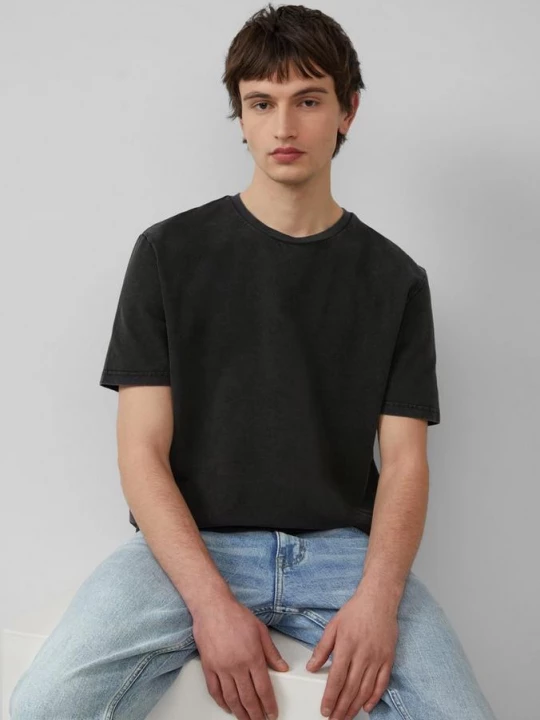 Foto van product Gelijkgewassen basic T-shirt van zachte zware jersey QS zwart