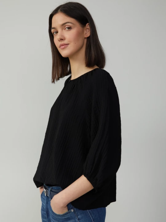 Foto van product Geraffineerde blouse in een ontspannen pasvorm met plooien en raglanmouwen s.Oliver zwart
