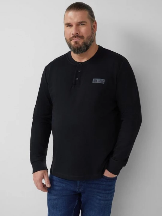 Foto van product Geribd Henley shirt met label patch s.Oliver zwart