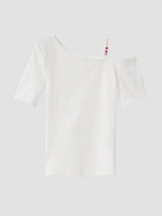 Foto van product Geribd shirt met asymmetrische halslijn en juwelenkralen s.Oliver wit