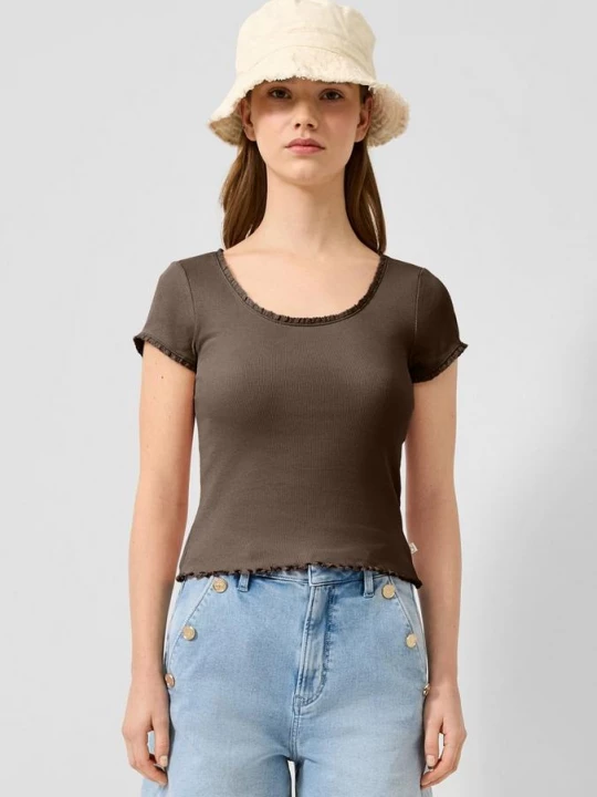 Foto van product Geribd shirt met kanten rand QS bruin