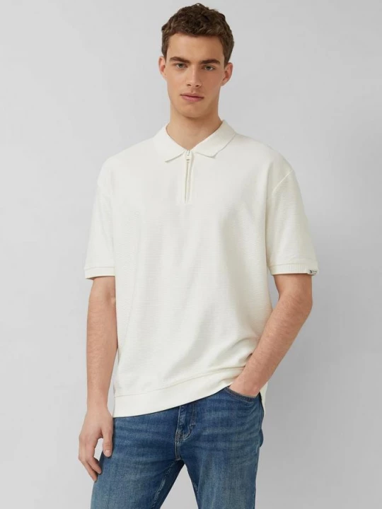 Foto van product Gestructureerd poloshirt met ritssluiting in een moderne pasvorm s.Oliver crème