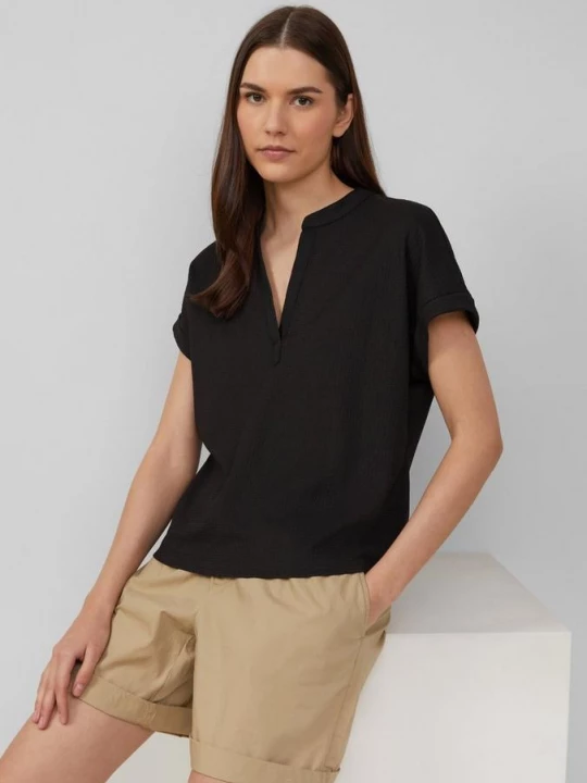 Foto van product Gestructureerd T-shirt in een relaxed fit met V-hals s.Oliver zwart