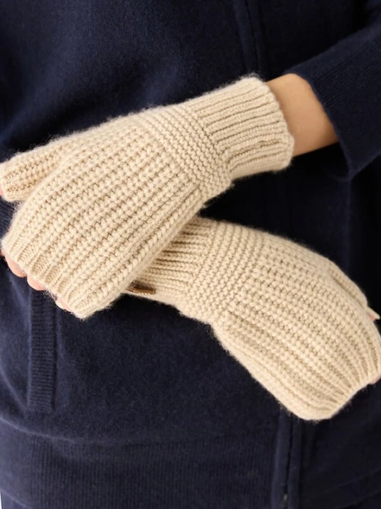 Foto van product GOBI Cashmere Handschoenen met korte vingers 'Rib-Knit Cashmere Gloves' beige