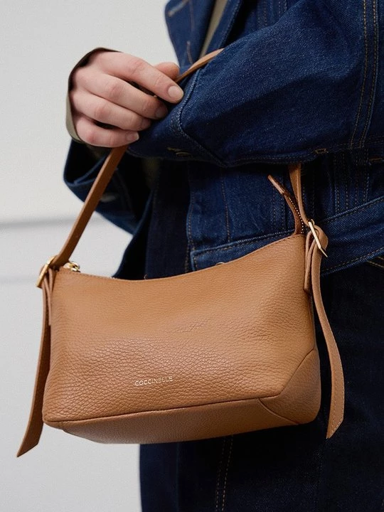 Foto van product Handtas Coccinelle bruin