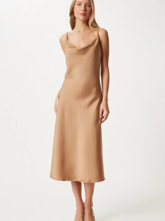 Foto van product Happiness İstanbul Avondjurk camel Happiness Istanbul