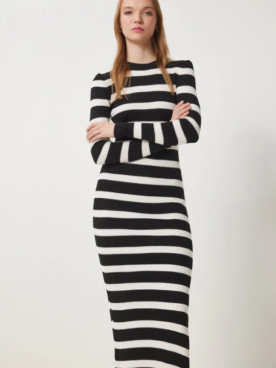 Foto van product Happiness İstanbul Gebreide jurk zwart / wit Happiness Istanbul