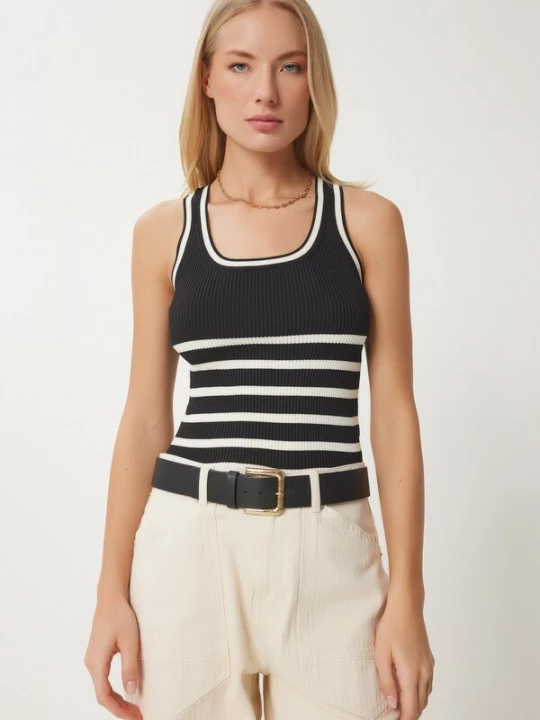 Foto van product Happiness İstanbul Gebreide top zwart / offwhite Happiness Istanbul