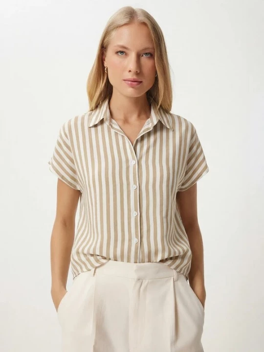 Foto van product Happiness İstanbul Shirt beige / natuurwit Happiness Istanbul