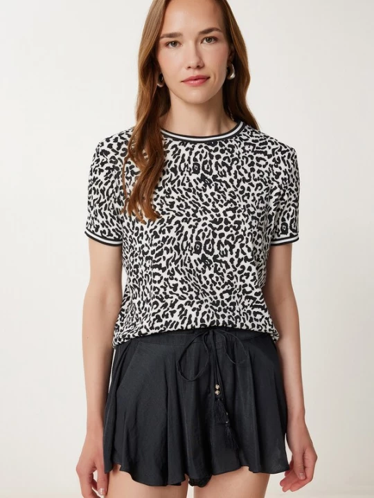 Foto van product Happiness İstanbul Shirt zwart / wit Happiness Istanbul