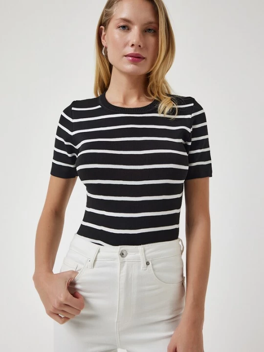 Foto van product Happiness İstanbul Shirt zwart / wit Happiness Istanbul