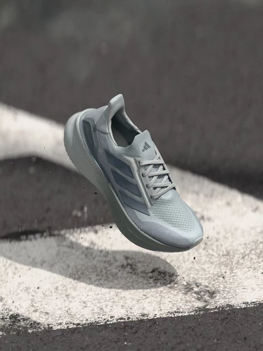 Foto van product Hardloopschoenen voor op de weg Adidas grijs