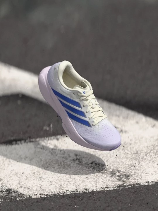 Foto van product Hardloopschoenen voor op de weg Adidas lila