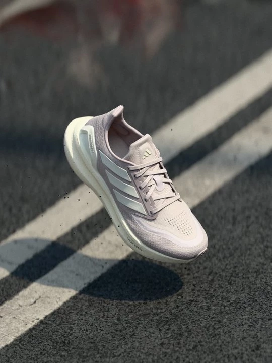 Foto van product Hardloopschoenen voor op de weg Adidas lila