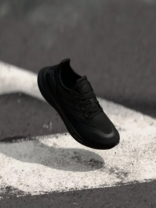 Foto van product Hardloopschoenen voor op de weg Adidas zwart