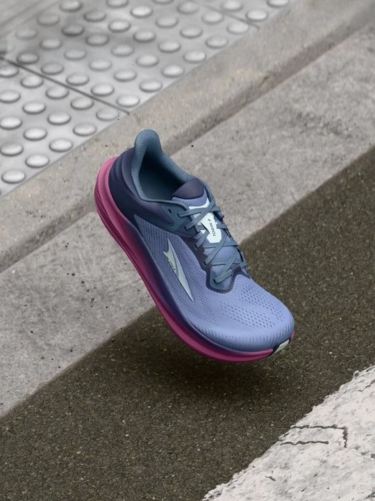 Foto van product Hardloopschoenen voor op de weg Altra donkerblauw