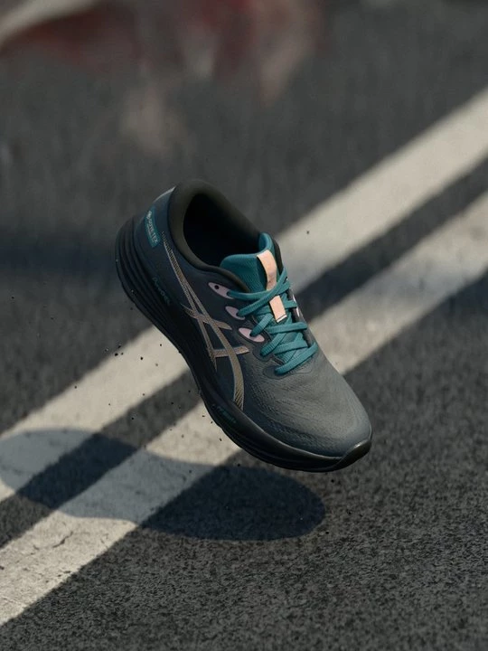 Foto van product Hardloopschoenen voor op de weg Asics grijs