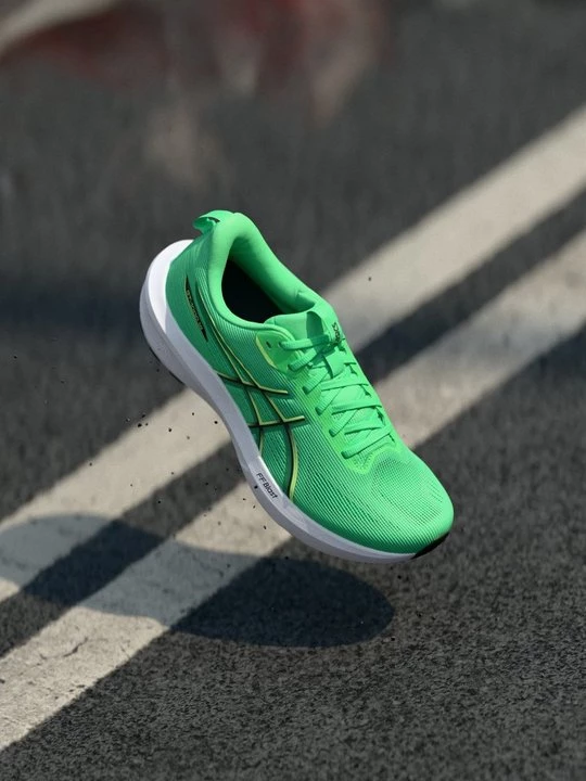 Foto van product Hardloopschoenen voor op de weg Asics groen