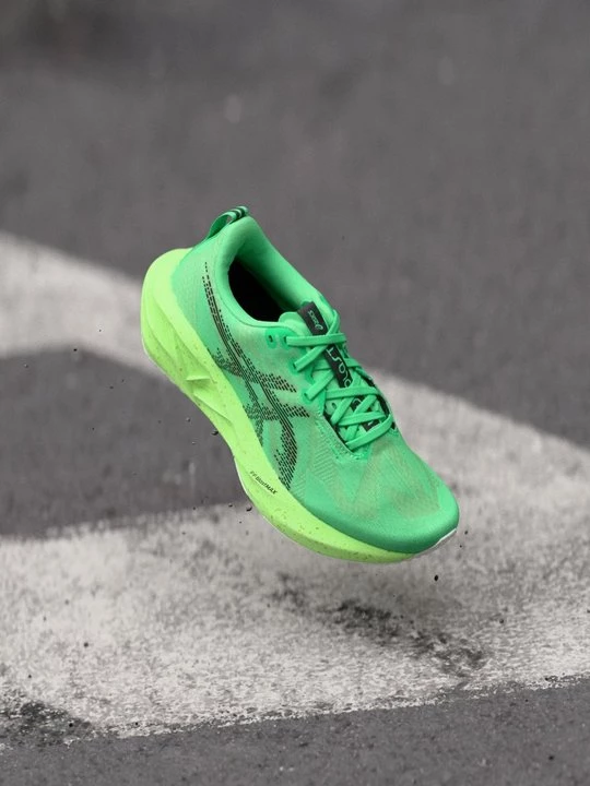 Foto van product Hardloopschoenen voor op de weg Asics groen