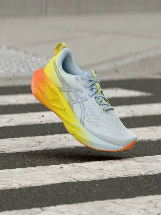 Foto van product Hardloopschoenen voor op de weg Asics lichtblauw