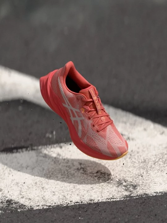Foto van product Hardloopschoenen voor op de weg Asics rood