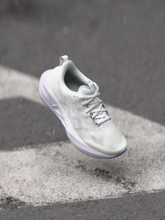 Foto van product Hardloopschoenen voor op de weg Asics wit