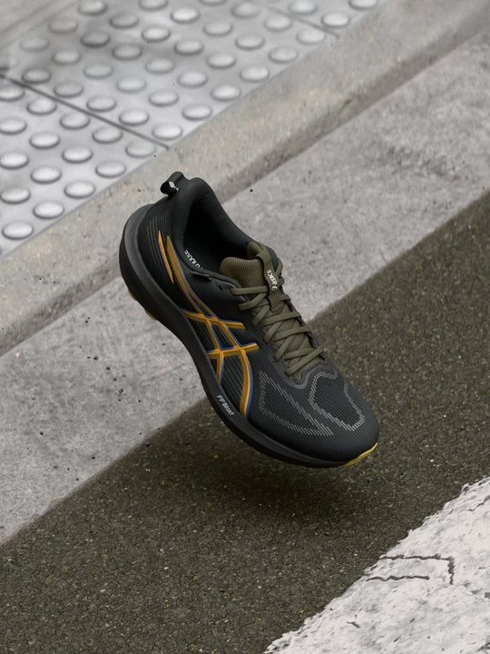 Foto van product Hardloopschoenen voor op de weg Asics zwart