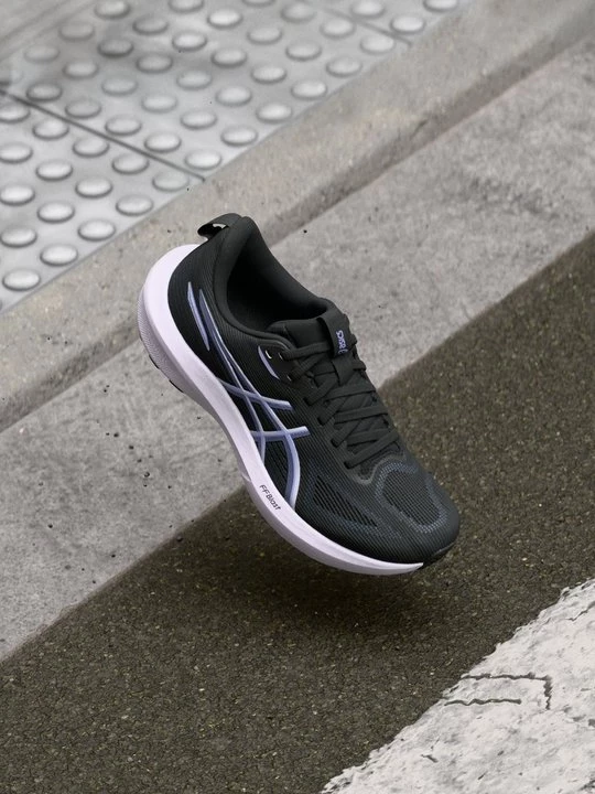Foto van product Hardloopschoenen voor op de weg Asics zwart