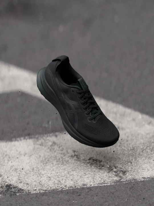 Foto van product Hardloopschoenen voor op de weg Asics zwart