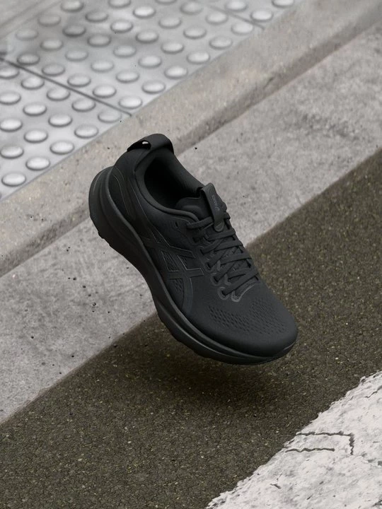 Foto van product Hardloopschoenen voor op de weg Asics zwart