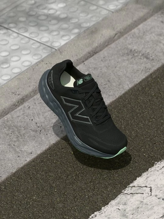 Foto van product Hardloopschoenen voor op de weg New Balance zwart
