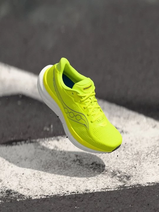 Foto van product Hardloopschoenen voor op de weg Saucony neongeel