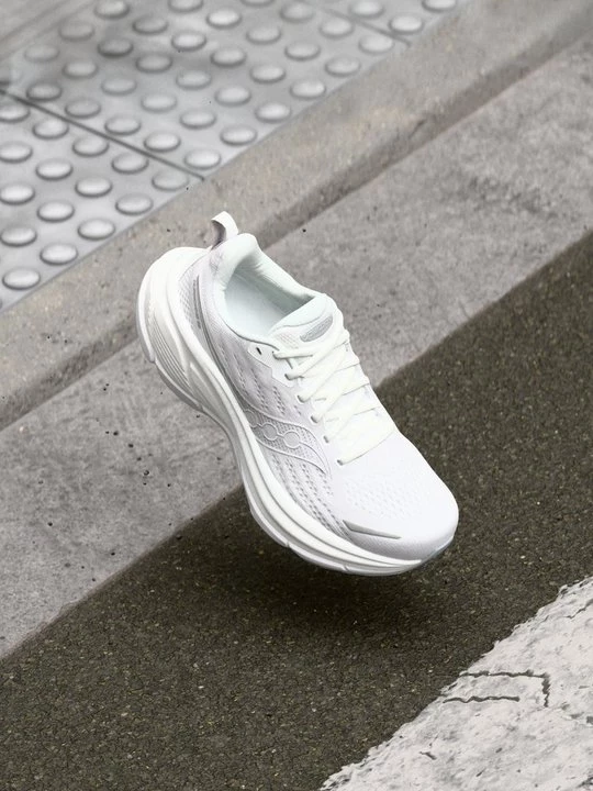 Foto van product Hardloopschoenen voor op de weg Saucony wit