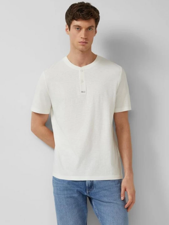 Foto van product Henley shirt met vlamgarenstructuur s.Oliver crème