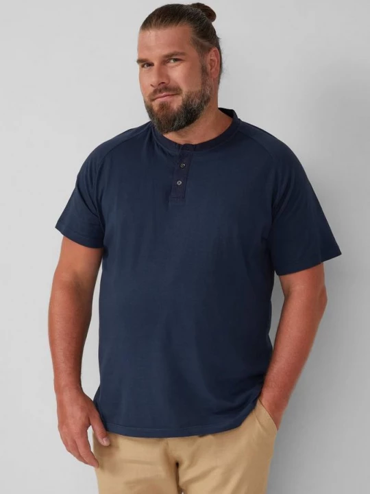Foto van product Henley T-shirt met raglanmouwen en kledingstukverf s.Oliver blauw