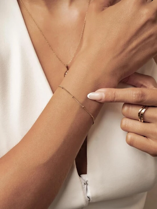 Foto van product Hey Happiness Armband 'Dainty Bobble Chain' goud