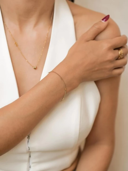 Foto van product Hey Happiness Armband 'Dainty Flattened Chain' goud