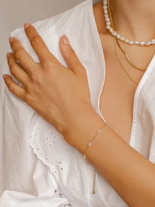 Foto van product Hey Happiness Armband 'Pearl Line' goud