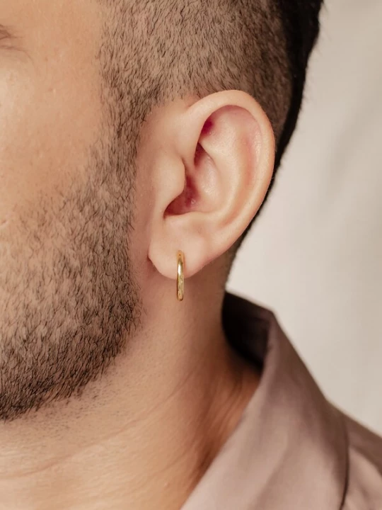 Foto van product Hey Happiness Oorbel 'Mid Plain' goud