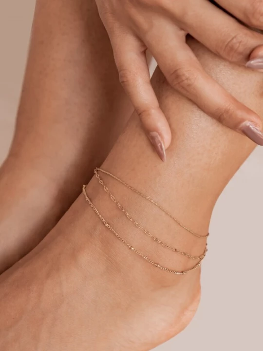 Foto van product Hey Happiness Voetsieraden 'Delicate Trio' goud